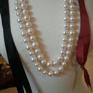 DE lA CREAME Retired Premier Designs Necklace